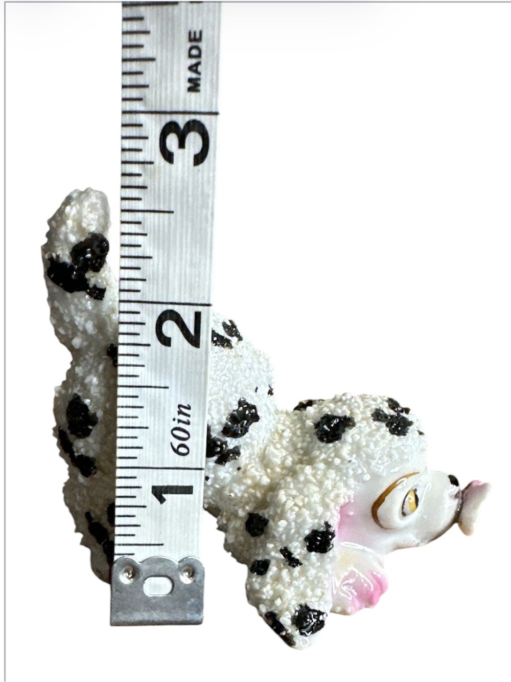 Vintage sugar coated porcelain glazed spotted dog butterfly on nose figurine - Picture 6 of 7